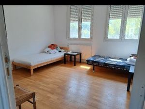 Loue T3 en face Mairie