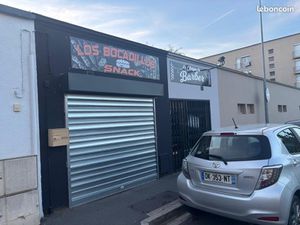 À vendre mur locaux commerciaux loué