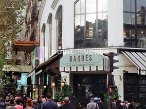 Commerce habillement/textile 90 m²