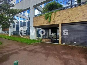 Bureaux 8 713 m²