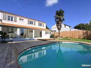 Maison 7 pièces 200 m²