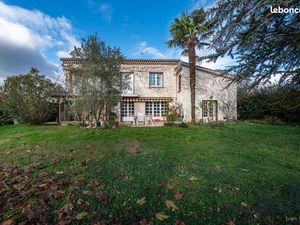 Propriété 8 pièces 220 m²