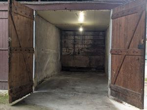 Garage pour espace de stockage