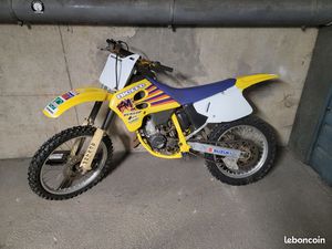 125 RM PREMIÈRE MAIN