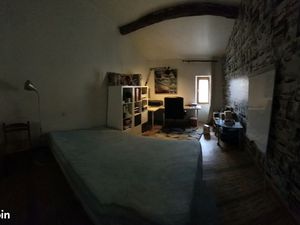 Loue chambre meublée