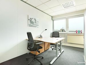 Bureau privé pour 2 personnes à ROISSY HQ  Airport