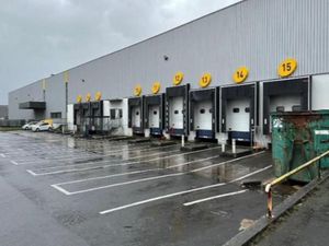 Local d'activité 13 230 m²