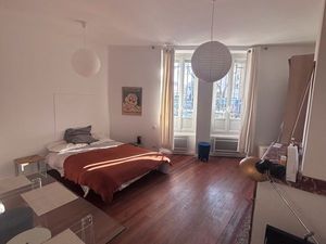 Beau Studio Quartier Grand Rond Dupuy Meublé Rénové