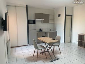 Appartement studio meublé proximité lycée