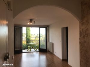 A LOUER ST JACQUES (Grasse)  GRAND ET BEL F2