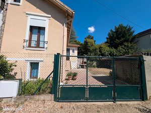 Maison 2 pièces 77 m²