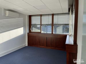 Bureau à louer de 54 m2 climatisé avec domiciliation (Zone franche)