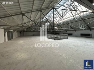 Local commercial 2 000 m²