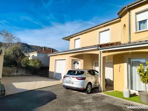 Maison lumineuse en centre ville avec petit terrain