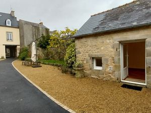 Location Bureau Plomodiern