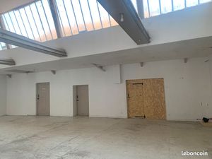 AOSTE BOX DE STOCKAGE 18 m² – BELLE HAUTEUR – LOCAL FERMÉ