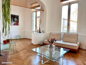 Appartement spacieux et élégant quartier Laissac Gare