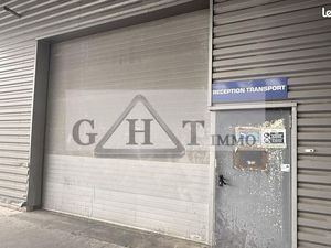 Local industriel 2 500 m²