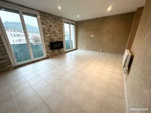 Grand T2 à louer à l'année à Carnoux