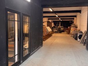 Entrepôt TBE 277 m2 avec Bureau  cuisine  sdd