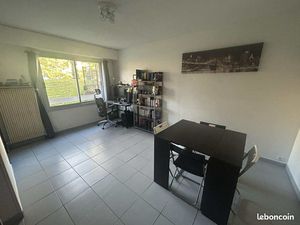 Appartement Chatenay Malabry 41m² - Grand studio agencé comme un T2