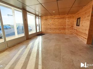 Local commercial 281 m²