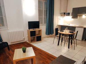 STUDIO meublé rénové haut de gamme avec jardin entre IFSI et Université