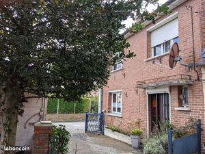 Maison 5 pièces 1 046 m²