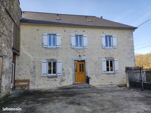 Maison - 4 pièces - 140m²