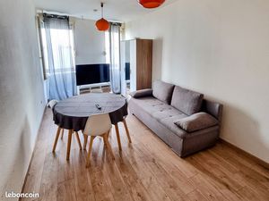 ? Grand T1 Meublé  cuisine équipée  lave-linge  four  induction  Smart TV  Pamiers Centre 