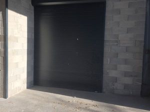 Hangar avec mezzanine