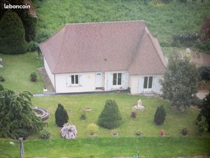 Maison dans le bourg de Neuilly le Vendin