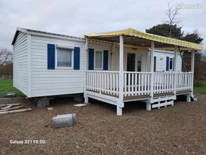 Mobil-home IRM 2013 – 40 m² – 3 chambres – 2 SDB – Terrasse bois couverte – Terrain privé