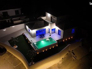 Villa meublée avec vues imprenables – Piscine & jacuzzi chauffés – Charges comprises