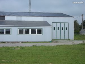 LOCAL de STOCKAGE 36m2 et 240m2 a LOUER