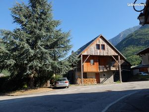 Maison solaire meublee