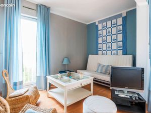 Centre ville d’été  à 5 mns à pieds de la plage  la gare  tous commerces. Meublé  calme  p