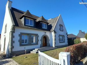 Maison néo-bretonne de 188 m2 située à Landivisiau