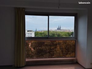 A 15 minutes à pied de Jaude  au 5ème étage  vue imprenable