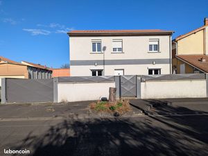 Maison familiale avec jardin