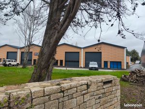 Local 141 m2 Saint Philibert