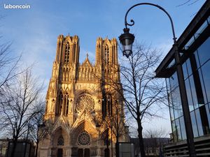 Studio meublé Reims hyper centre- Tram 100m