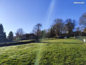 Maison en pierres avec terrain