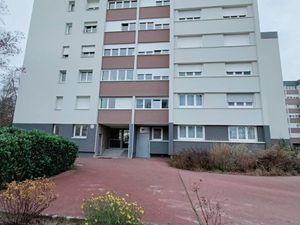 Apparemment 4 pièces