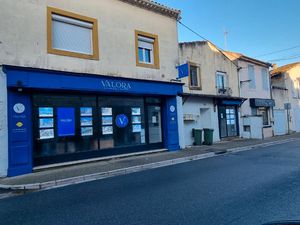 Loue Local commercial a Eyragues