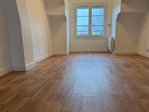 Studio traversant très clair