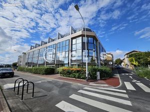 Bureaux 179 m²