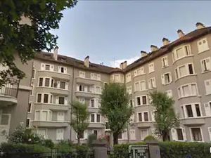 T4 proche lac & hyper centre  immeuble classé