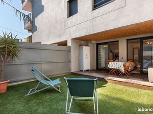 Studio 33 m² avec jardin et terrasse – À pied plages  du port et du village de Carqueirann