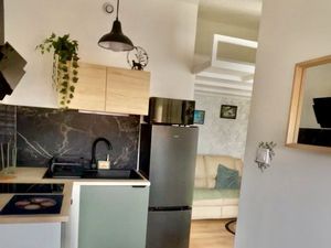 Studio meublé avec terrasse